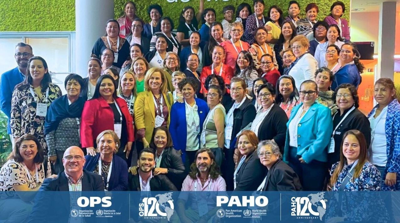 Profesional de Enfermería del Hospital de Clínicas en Congreso CIE y reunión OPS Canadá 