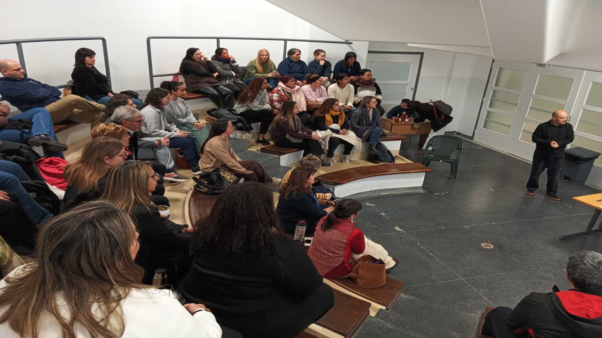 Jornadas: cuidados de los equipos asistenciales en la atención a pacientes con excitación Psicomotriz 