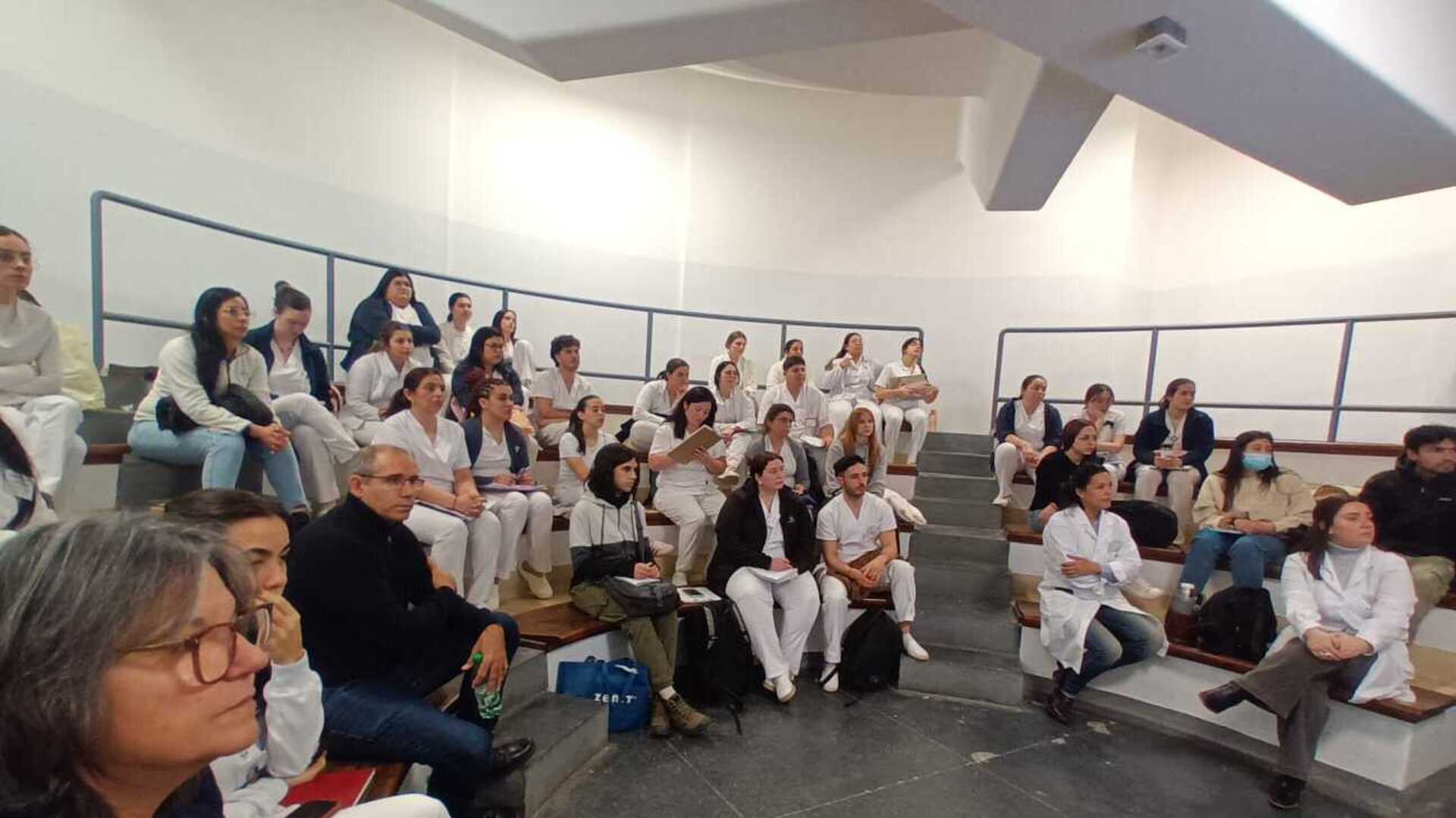 ¡Bienvenidos, nuevos pasantes de Licenciatura en  Enfermería!